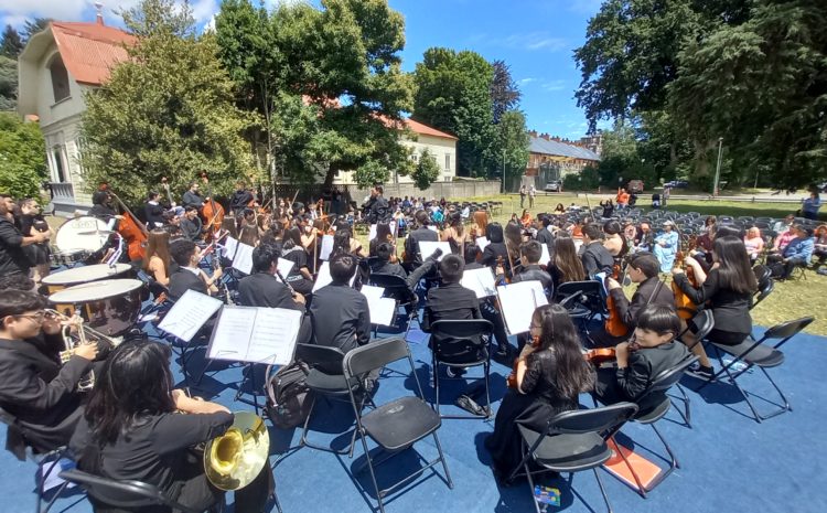  Orquesta de Puerto Montt llegó con obras de Los Jaivas y Strauss